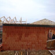 realizácia výstavby väzníkových krovov